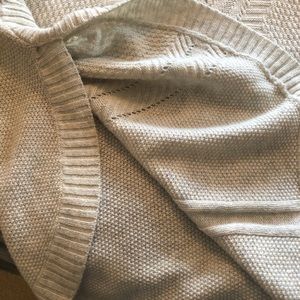 Oversized sweater cream colored open sides